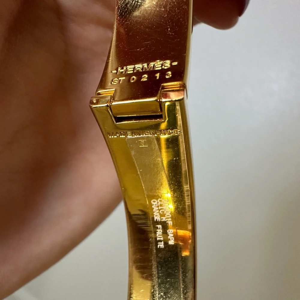 *Scratched* Hermes Clic Clac Gold & Orange Bracelet- PM - Picture 7 of 10